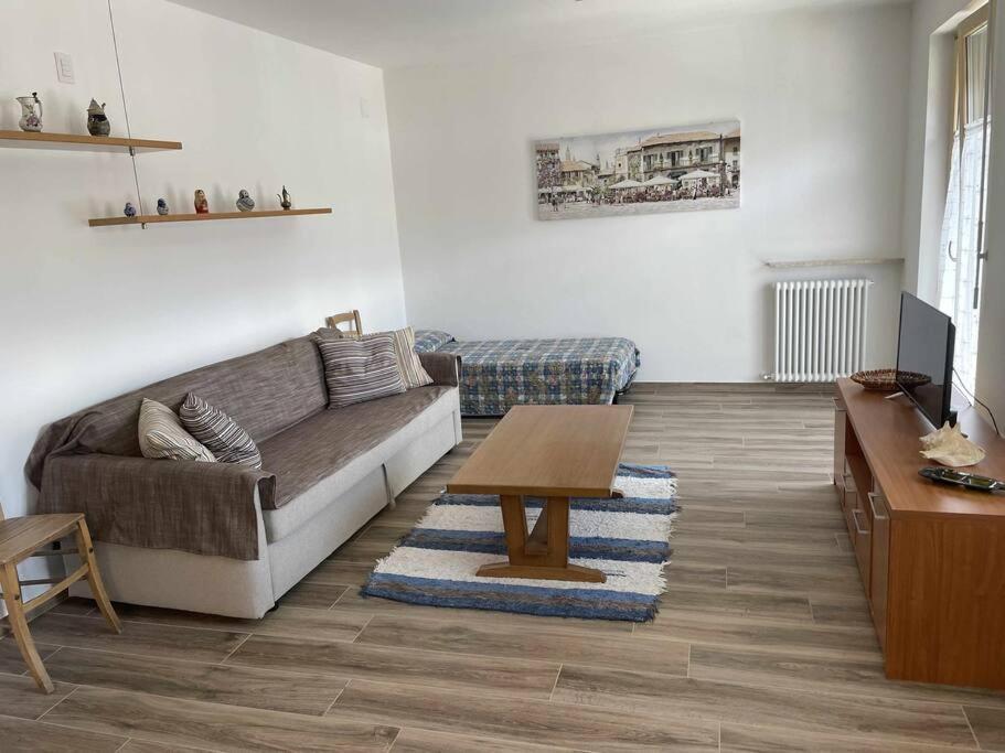 Casa Del Tempo Rosa Tassullo Ospitar Appartement Buitenkant foto